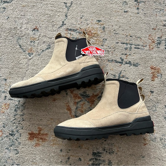 Vans Shoes - Vans Winter Chelsea Boots